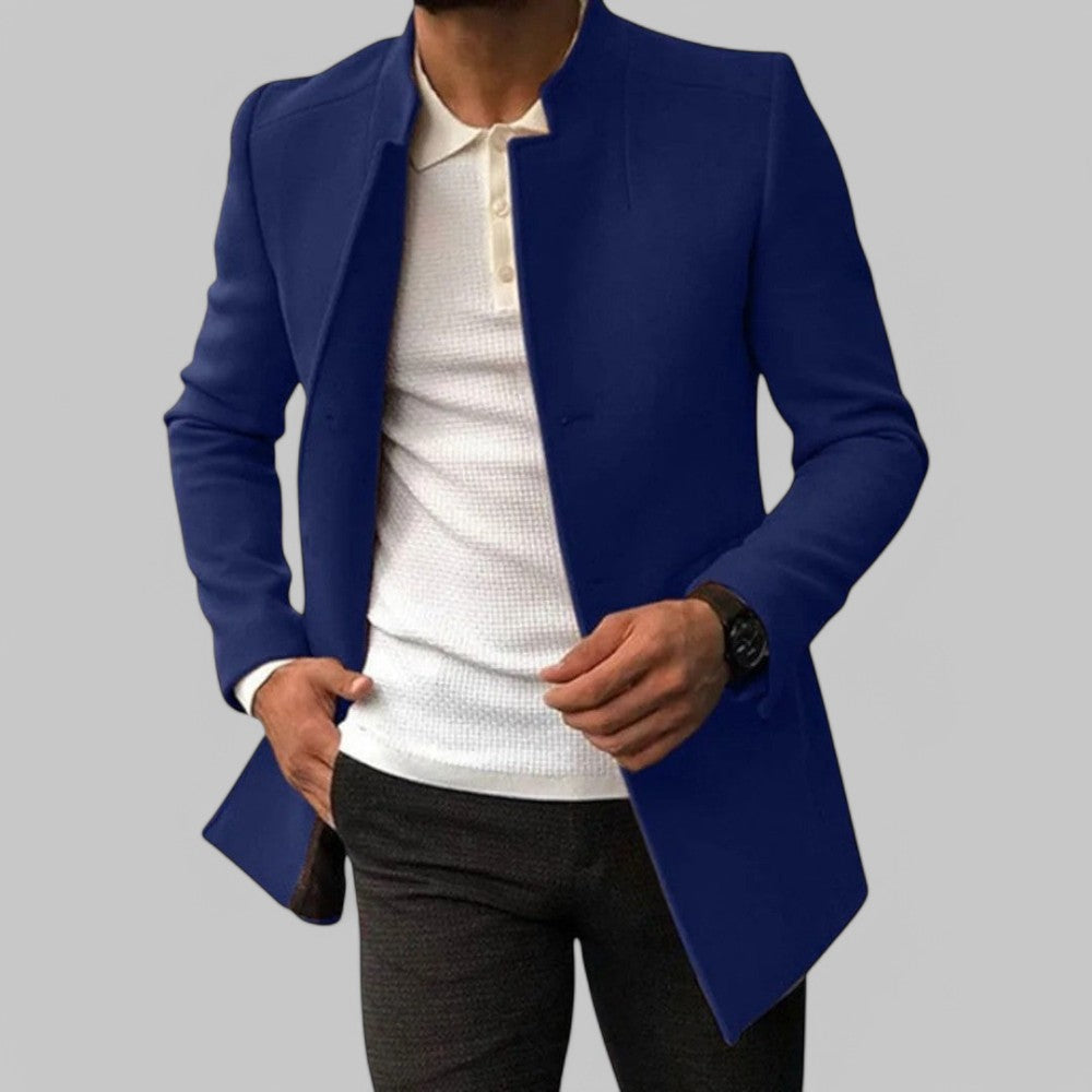 Męski minimalistyczny płaszcz zimowy zapinany na guziki z przodu w stylu smart casual